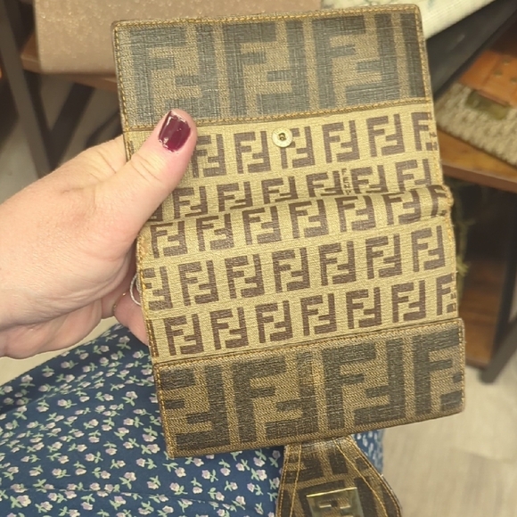 Fendi Beige and Brown Logo Wallet - Picture 5 of 10